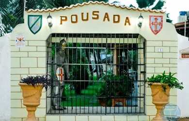 Imagem: A casa possui 5 Dormitórios, 1 Banheiro, 2.200m² de Área