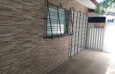 Imagem: A casa possui 2 Dormitórios, 1 Banheiro, 1 Vaga na garagem