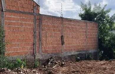 Imagem: O terreno possui 271m² de Área e está localizado em Lomba