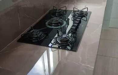 Imagem: O apartamento possui 3 Dormitórios, 1 Banheiro, 1 Vaga na garagem