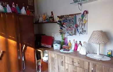 Imagem: O apartamento possui 3 Dormitórios, 1 Banheiro, 1 Vaga na garagem