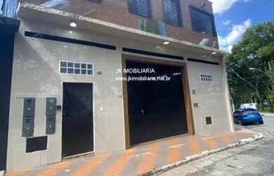 Imagem: O depósito possui 4 Vagas na garagem, 550m² de Área e está