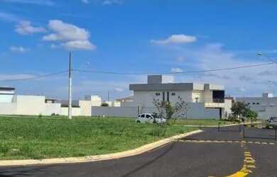 Imagem: O terreno possui 595m² de Área e está localizado em Shopping