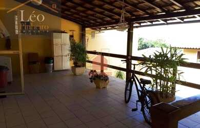 Imagem: A casa em condomínio possui 3 Dormitórios, 3 Banheiros, 2