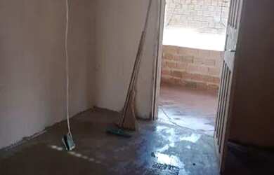 Imagem: A casa possui 1 Dormitório, 1 Banheiro, 3 Vagas na garagem