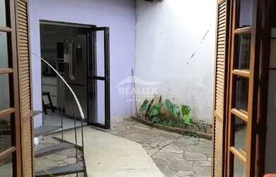 Imagem: A casa em condomínio possui 3 Dormitórios, 3 Banheiros e 139m²