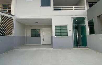 Imagem: A casa em condomínio possui 3 Dormitórios, 3 Banheiros, 2