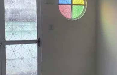 Imagem: A casa possui 1 Dormitório, 1 Banheiro e está localizado