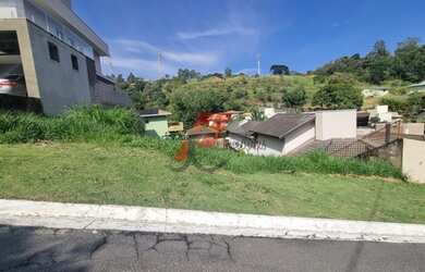 Imagem: O terreno possui 420m² de Área e está localizado em Pinheirinho