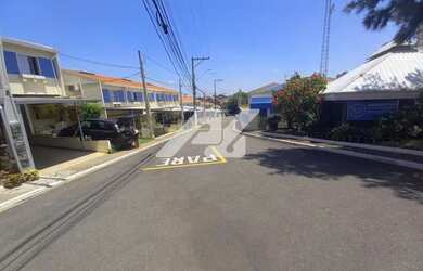 Imagem: A casa em condomínio possui 3 Dormitórios, 2 Banheiros, 3