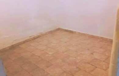 Imagem: A casa à venda possui 2 Dormitórios e 1 Banheiro e está localizado