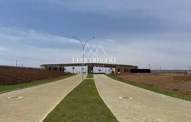 Imagem: O terreno possui 380m² de Área e está localizado em Morada