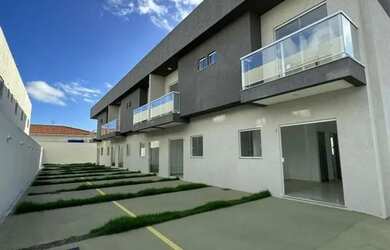 Imagem: A casa possui 2 Dormitórios, 3 Banheiros, 1 Vaga na garagem