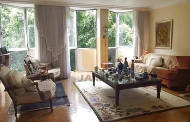 Imagem: O apartamento possui 4 Dormitórios, 3 Banheiros, 2 Vagas na