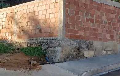 Imagem: O terreno possui 200m² de Área e está localizado em Campo