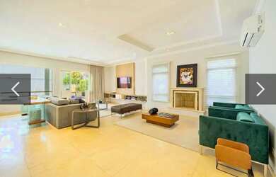 Imagem: A casa em condomínio possui 4 Dormitórios, 5 Banheiros, 4