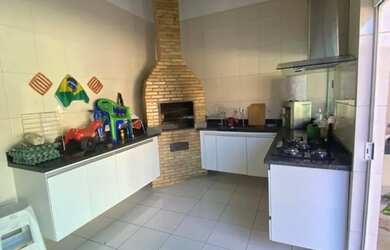 Imagem: A casa possui 3 Dormitórios e está localizado em Cohabinal