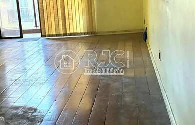 Imagem: O apartamento possui 3 Dormitórios, 3 Banheiros, 2 Vagas na