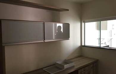 Imagem: A casa possui 3 Dormitórios, 3 Banheiros, 3 Vagas na garagem