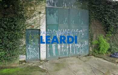 Imagem: O depósito possui 4 Vagas na garagem e 420m² de Área e está