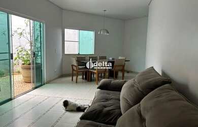 Imagem: A casa em condomínio possui 3 Dormitórios, 5 Banheiros, 2