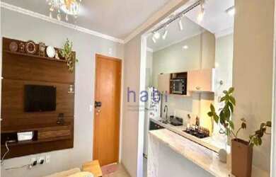 Imagem: O apartamento possui 1 Dormitório, 1 Banheiro, 1 Vaga na garagem