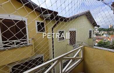 Imagem: A casa possui 3 Dormitórios, 3 Banheiros, 2 Vagas na garagem