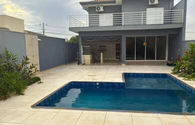 Imagem: A casa em condomínio possui 3 Dormitórios, 4 Banheiros, 4