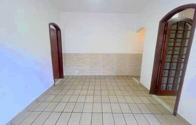 Imagem: A casa possui 1 Dormitório, 1 Banheiro, 50m² de Área e está