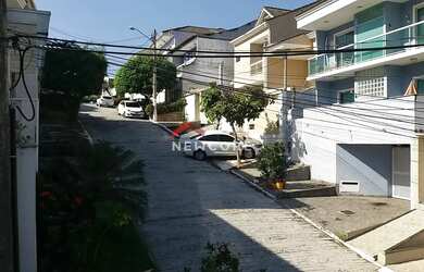 Imagem: A casa em condomínio possui 4 Dormitórios, 4 Banheiros, 1