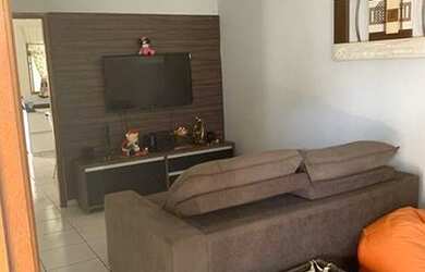 Imagem: A casa possui 2 Dormitórios, 2 Banheiros, 3 Vagas na garagem