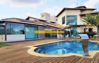 Imagem: A casa em condomínio possui 4 Dormitórios, 4 Banheiros, 4