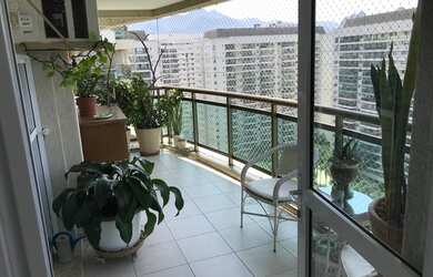 Imagem 15: Apartamento de 3 quartos mais dependência, andar alto, vista área de...