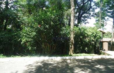 Imagem: O terreno possui 1.250m² de Área e está localizado em Altos