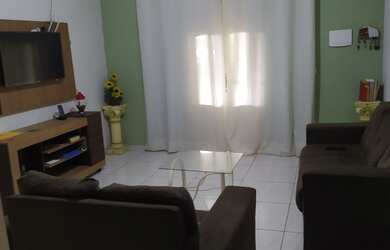 Imagem: A casa possui 2 Dormitórios, 1 Banheiro e está localizado