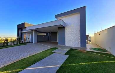 Imagem: A casa em condomínio possui 3 Dormitórios, 4 Banheiros, 4