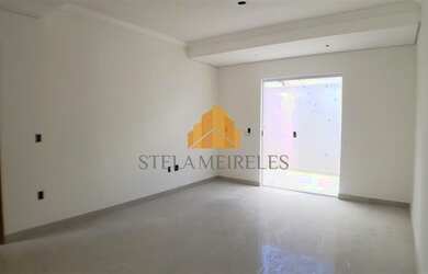 Imagem: O apartamento possui 3 Dormitórios, 1 Banheiro, 2 Vagas na