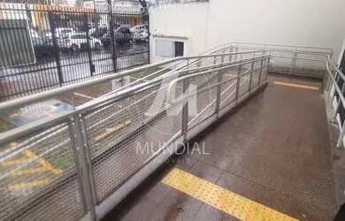 Imagem: O depósito possui 3 Vagas na garagem e 450m² de Área e está