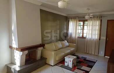 Imagem: A casa em condomínio possui 3 Dormitórios, 3 Banheiros, 3