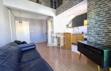 Imagem: O apartamento possui 1 Dormitório, 2 Banheiros, 1 Vaga na garagem