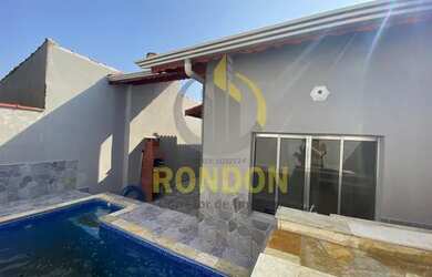 Imagem: A casa possui 2 Dormitórios, 2 Banheiros, 3 Vagas na garagem