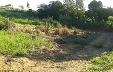 Imagem: O terreno possui 324m² de Área e está localizado em Campo