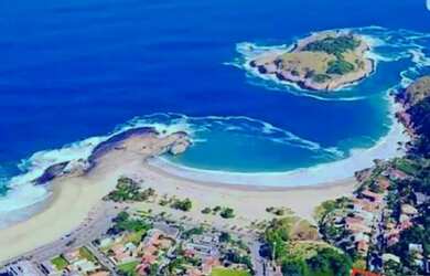 Imagem: A casa possui 5 Dormitórios, 5 Banheiros, 5 Vagas na garagem