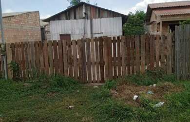 Imagem: A casa possui 2 Dormitórios, 1 Banheiro, 1 Vaga na garagem
