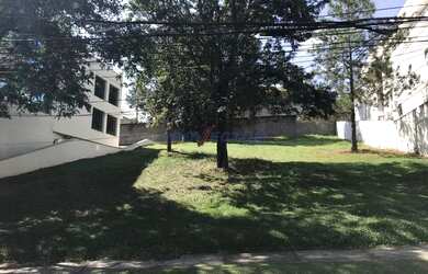 Imagem: O terreno à venda possui 902m² de Área e está localizado