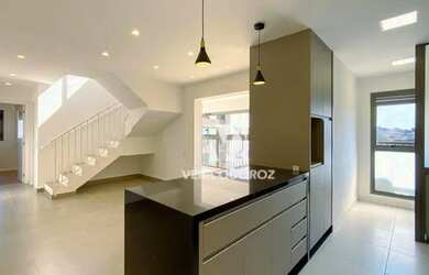 Imagem: O apartamento na cobertura possui 3 Dormitórios, 2 Banheiros