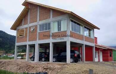 Imagem: A casa possui 2 Dormitórios, 1 Banheiro, 200m² de Área e