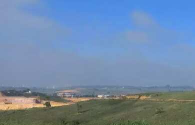 Imagem: O terreno possui 200m² de Área e está localizado em Virgem