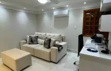 Imagem: A casa possui 3 Dormitórios, 2 Banheiros, 1 Vaga na garagem