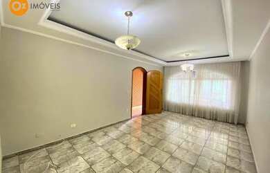 Imagem: A casa possui 3 Dormitórios, 3 Banheiros, 2 Vagas na garagem